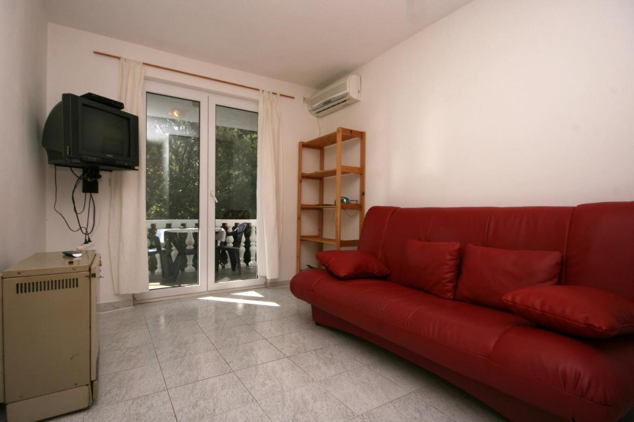 Apartments With A Parking Space Mandre, Pag - 6405 Kolan Exterior photo